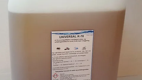 Plastkanne med universal k-70